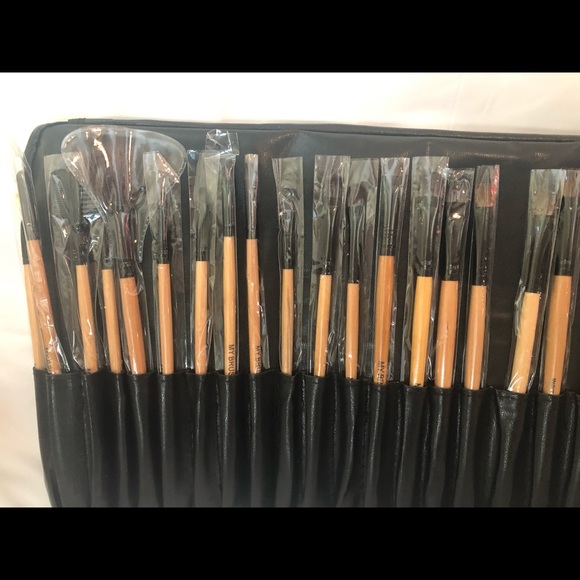 32 Piece Makeup Brush Set black - Picture 2 of 4